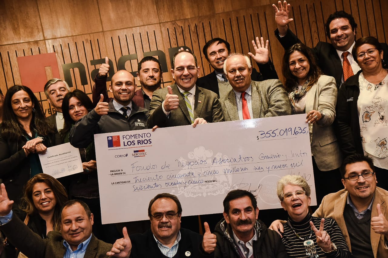 Cesar Asenjo entrega de fondos 2018